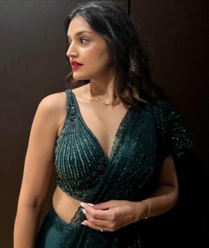 Tara Alisha Berry Instagram - Makeup for @taraalishaberry for @filtercopy latest video in collaboration w @miabytanishq 💚🤍
Hair by @beena__kapoor__ 
Styled by @saloni142_ 
.
.
.
.
#makeupoftheday #makeupmafia #weddingmakeup #makeuplife #instamakeup #photooftheday #hair #style #makeupbyme #makeupjunkie #makeupartistsworldwide #muas #makeupparty #glam #hairstylist #explorepage #undiscovered #makeupartist #makeup #mua #beauty #makeuplover #makeupaddict #makeuplooks #makeupideas #bridalmakeup #wakeupandmakeup #subtleglam