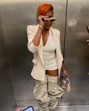 Taraji P. Henson Instagram - THIS is 54 ✨ Thank you ALL for your lovely, heartfelt birthday wishes. Don’t be afraid to age!!! EMBRACE IT BECAUSE AGING IS INEVITABLE. Do it with grace and gratitude. 🙏🏾❤️🙏🏾❤️🙏🏾