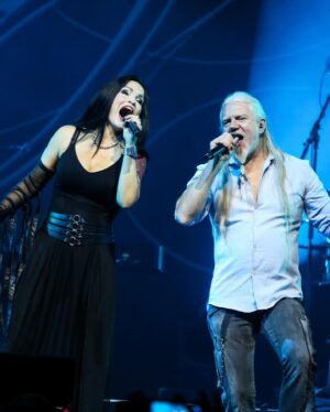 Tarja Turunen Instagram - What an amazing crowd and show in Utrecht last night. I loved it. Here some beautiful shots from my talented friend @timtronckoe More later in stories. Thank you Netherlands for receiving us with such ♥️The tour is going very well