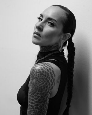 Tatiana Shmayluk Instagram - • r o g u e •

📸: @plastilinova_photo
