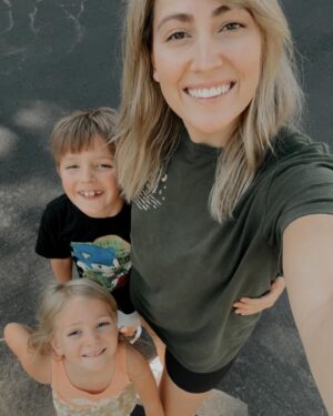 Taylor Dooley Instagram - new hair & happy moments recently 🍓🥰