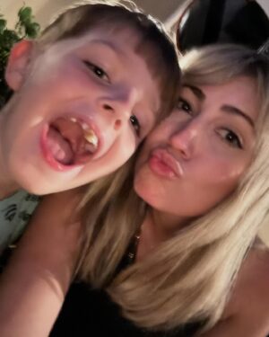 Taylor Dooley Instagram - new hair & happy moments recently 🍓🥰