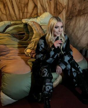 Taylor Momsen Instagram - Virgin eyes and dirty looks and a great time with @kidsuper at one of the funnest fashion events I’ve ever been to!  Thanks to @dougieplaylist and the whole team for having me! @lovesac @puma @bfa @nyfw makeup 💄 @robertomorelli1 hair👩‍🦳 @eddiemparra
