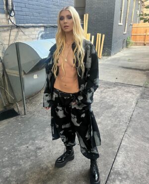 Taylor Momsen Instagram - Virgin eyes and dirty looks and a great time with @kidsuper at one of the funnest fashion events I’ve ever been to!  Thanks to @dougieplaylist and the whole team for having me! @lovesac @puma @bfa @nyfw makeup 💄 @robertomorelli1 hair👩‍🦳 @eddiemparra