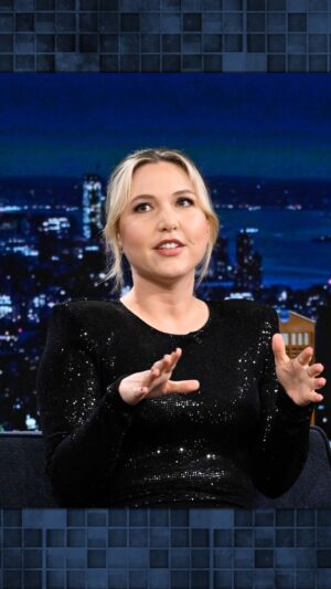Taylor Tomlinson Instagram - Add “wedding officiant” to @taylortomlinson’s resume 🤣 #FallonTonight