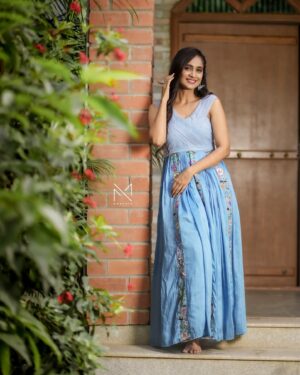 Tejaswini Gowda Instagram - 🩵🩵🩵

Outfit:- @labelmanasamovva 
Jewellery:- @fashioncurvee 
Styling:- @harinireddym 
Pc:- @moments_in_focuss
Hairstyle:- @shanthihairdo