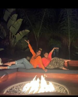 Terry Ellis Instagram - Happy Birthday Bestie! @hollyrpeete Here we go!...another trip around the sun living life like it's GOLDEN! and you make the trip so fun and easy 32 years of the best friendship I could ever hope for I  L❤️ VE  YOU to the moon and back here's to celebrating 🍾 🥂 an Amazing Fabulous Badd A_ _ You!!! 🥳🥳🥳 🎂 🎉 🎈 🎁 🎊#virgobesties♍❤♍💕 #virgoseason #twinzies👩🏿‍🤝‍👩🏾 #bestiesforlife❤️