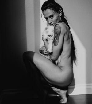 Tetiana Gaidar Instagram - Guys who has a 🐱 or 🐶? What’s your loved ones names & what kind of bread do you have ?