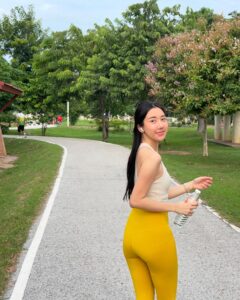 Thanwaporn Nasombat Most Liked Photos and Posts