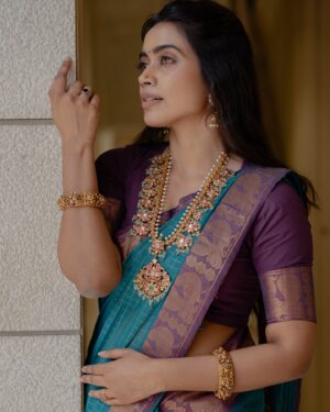 Tharshika Instagram - ✨ 

Jewellery @challani_jewellery 
Shot by @sk24official 
Mua @queen_of__bridal 

#jewellery #tharsika #tamilactress #tamilcinema #tamilponnu #traditional