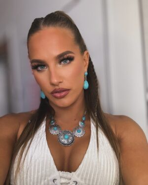 Theresa Lee Schuessler Instagram - What if…
.
.
💄: @vc_makeupartist