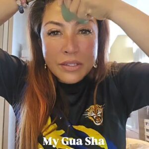 Tiara Jacquelina Instagram - #GRWM 😆 I found a natural "FACELIFTING" tool I've been trying out for the last 2 weeks - it's called "Gua Sha", a traditional Chinese detox and lymphatic drainage massage method that uses a Gua Sha stone (it was a birthday gift from @ajherrera89 - thanks!). It's been VERY helpful in face lifting, blood circulation and relieving puffiness for me - Let me know if it works for any of you too!

#guasha #facialmassage #facelift #mybeautyroutine