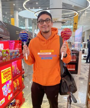 Tika Bravani Instagram - Happy forty dear hubby @dimsad77 

Barakallah..
Semoga bahagia dan selalu sehat lahir batin ❤️