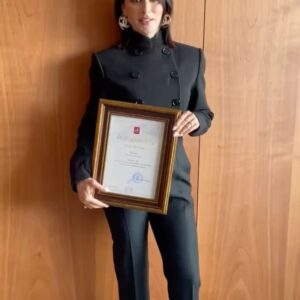 Tina Kandelaki Instagram - Сегодня у нас есть возможность снимать кино в самом модном, красивом и современном городе благодаря технологиям, которые развивает Сергей Собянин вместе с командой мэрии Москвы. При этом каждый день они помогают и ГПМ РТВ, и всей индустрии. 

Наша команда уже построила в Москве деревню, теперь строим больницу и целый фантастический город. Но масштабные декорации — лишь малая часть того, что мы делаем в столице нашей необъятной. Поэтому получить из рук мэра Москвы награду за вклад в развитие кинематографа приятно вдвойне.

Когда всем казалось, что санкции могут нас остановить, новые городские проекты от линий метро до беспилотных трамваев в корне всё изменили. Они показали и доказали, что Москва — локомотив тех изменений, которые никогда не остановят ни нашу индустрию, ни нашу страну.

Большое спасибо за поддержку. Газуем к новым проектам вместе!🔥