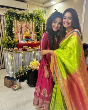 Tina Philip Instagram - As we bid farewell to Ganpatti Bappa, my heart is filled with gratitude and joy. The last 10 days have been a whirlwind of devotion, love and celebration. I love this festival as it brings us together as a community, strengthening bonds and creating memories that will last a lifetime.
.
Bye Bye Bappa 😊 pudhchya varshi lavkarya 💫