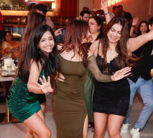 Tina Philip Instagram - Happy happy birthday to my crazy, fun and fabulous friend-  Chota Appy! Wishing you a year filled with new adventures, happiness, success in all your endeavours and good health. And lastly may we continue to make memories together! 😃🍾🎉🎈
.
Location: @baameemumbai 
PR manager: @nidhi_gunjal786 
📸: @im_harshl
