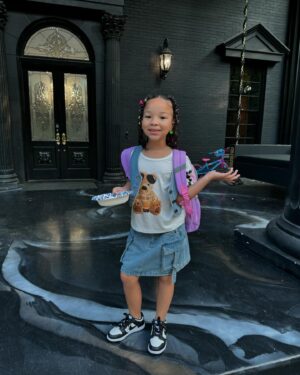 Tiny Harris Instagram - Missing my baby @heiressdharris  out here in court fighting for what’s right again! Thx to my niece @mikaylacottle for holding me down!! Never have to worry about my baby when she’s with her. 🙏🏽🥰😻