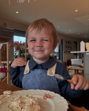 Tiril Sjåstad Christiansen Instagram - Livets første soppsmørbrød 🍄‍🟫 sol 🌞 bursdagsfeiring av godgutten 🥳 og masse kvalitetstid med gode venner og familie 🙏🏼 Balsam for sjela etter et par uker med mye jobb og sykdom på hele gjengen..