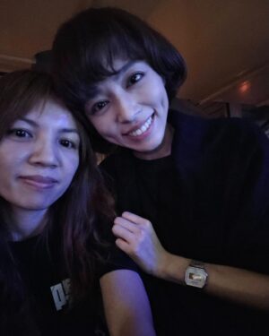 Tong Wang Instagram - 豬哥瞳 正式出道😂
在張芸京老師的演唱會

又哭又笑的美好夜晚
繼續一起陪伴，一起勇敢走下去💪🏻

格子套裝 @y1korea 
#張芸京 #我想對你說 #張芸京河岸留言2024 
#我陪你 #讓我照顧你 

謝謝舒華幫我吹頭髮🤣真的效果滿分💯
@driven_joann