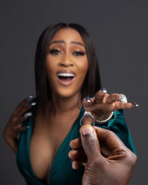 Toni Tones Instagram - Can someone just give my girl Tammy a ring? A @bozdiamonds ring that won’t eat her flesh 🤷🏽‍♀️

Someone said ‘Tammy of the domestic life’ 😂

Are her dreams valid? 

If you haven’t watched LAST YEAR SINGLE on Netflix, you are missing the most beautiful series in Netflix right now 🔥💝

For my grown and sexy besties 💯