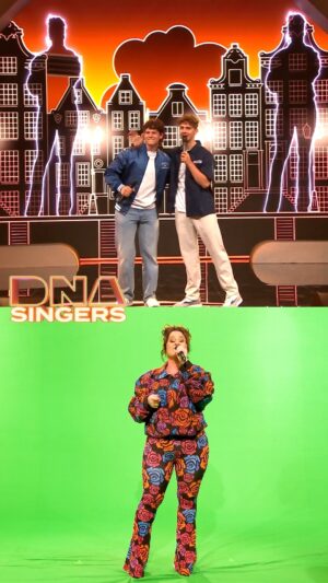 Trijntje Oosterhuis Instagram - Trijntje Oosterhuis maakt er een feestje van samen met haar zoons! 🎤 #DNASingers #backstage #duet