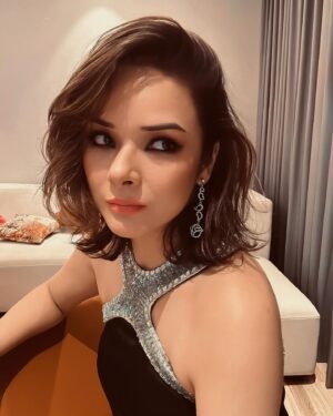 Udita Goswami Instagram - Sometimes, only sometimes it’s fun to dress up. 🖤