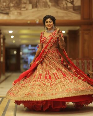 Vaishnavi Arulmozhi Instagram - ❤️

Outfit: @mokshaa_chennai 
Jewellery: @new_ideas_fashions 
Makeup: @rifas_makeup 
Hairstyle: @abirami.bl 
Mehendi: @mathi_henna_art 
Nails: @n_nailart_studio 
📸: @viki_pixer 

#vaishnavi #vaishnaviarulmozhi