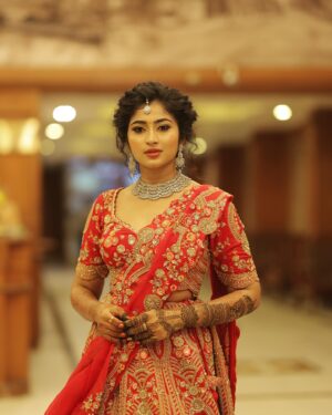 Vaishnavi Arulmozhi Instagram - ❤️

Outfit: @mokshaa_chennai 
Jewellery: @new_ideas_fashions 
Makeup: @rifas_makeup 
Hairstyle: @abirami.bl 
Mehendi: @mathi_henna_art 
Nails: @n_nailart_studio 
📸: @viki_pixer 

#vaishnavi #vaishnaviarulmozhi