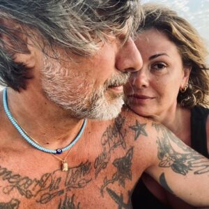 Vanessa Incontrada Instagram - Tanti auguri a te tanti auguri a te tanti auguri Rosso tanti auguri a te …. .. ti auguro tutto il meglio che la vita possa offrirti con tutto il nostro e il mio cuore