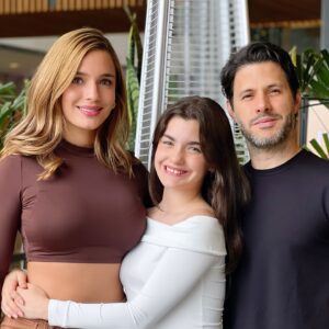 Vanessa Silva Sperka Instagram - Mi princesa hermosa, feliz cumpleaños!
Te amo con todo mi corazón y solo quiero que sigas siendo feliz e iluminando la vida de todos con tu sonrisa.
Eres una niña increíble y muy especial, llena de virtudes y sobretodo de amor, me haces muy feliz✨💕
Somos muy afortunados de tenerte, y yo soy muy afortunada de que Dios te haya puesto en mi camino para acompañarnos siempre🙏🏻 Que Dios te bendiga mi amor🎊