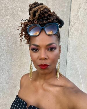 Vanessa Williams Instagram - Brooklyn Girl on her way to Harlem! @harlemsfashionrow LEGENDS show was a blast. Thank you @brandicedaniel so proud of YOU and your VISION! #youcantkeepmeaway HUGE THANKS to @q_onthego stylings! @ullajohnson