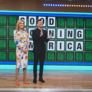 Vanna White Instagram - Always great being back in NY🗽 Be sure to tune in to the premiere TONIGHT!