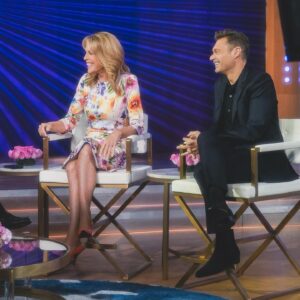 Vanna White Instagram - Always great being back in NY🗽 Be sure to tune in to the premiere TONIGHT!