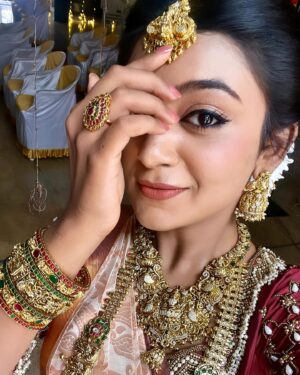 Varshini Suresh Instagram - 😇✨

#vijaytv #explorepage #viral #trending #explore #photography #selfie #varshinisuresh #neenaankadhal #abi #neenaankaadhal