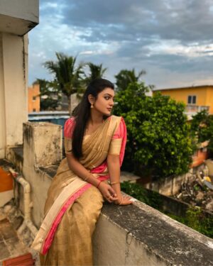 Varshini Suresh Instagram - 🌈

📍Outfit: @shethala_the_custom_clothier 

#explore #explorepage #trending #viral #picoftheday #vijaytv #neenaankaadhal #neenaankadhal #abi #varshinisuresh #photography #outdoor #shoot #instagood #instagram