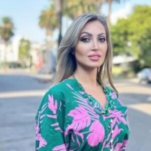 Veronika Mindal Instagram - Honoring my love for Polynesian culture in this vibrant floral ensemble 🌺✨. The bold pink flowers against the lush green backdrop of my outfit remind me of the stunning Hawaiian landscapes I’ve visited many times. Each trip to Hawaii feels like coming home—its beauty, warmth, and traditions never fail to inspire me. Can’t wait for the next adventure.
.
.
.
Two pieces outfit by @maisondamelie 
Bag @prada 
Shoes @ninewest 
.
.
.
.
Photo by @juliamindarphoto 

#HawaiianStyle #PolynesianCulture #IslandLove
#actress #model #maturemodel #singer #songwriter #Hollywood #LosAngeles #NewYork #Paris #Milan #Ukraine #talent #artist #Instagram #Instastyle #tattooedgirl #Insta #vogue #style #fashion #design #veronikamindal