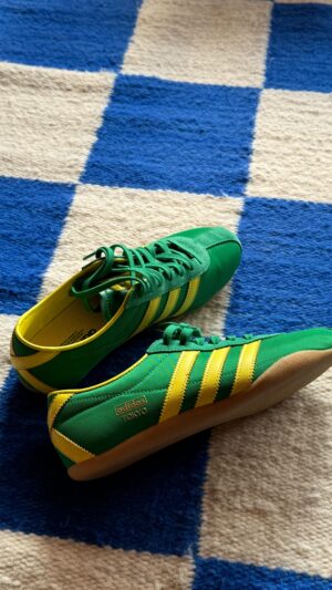 Victoria Volkova Instagram - outfit usando los nuevos Adidas Tokyo 💚
son un remake de una zapatilla deportiva de 1964 que aparecía en el catálogo del evento deportivo más grande en Japón de ese año. un clásico muy minimalista. 

@adidasmx #creadoconadidas