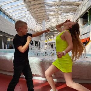 Viktoriia Bulitko Instagram - Запитала у спортсмена: "Ти чому на мене дивишся?" Відповідь не змусила довго чекати🙈😅
@yehorovye буде представляти Україну на чемпіонаті Європи з джиу джитсу, підтримуйте українських спортсменів🇺🇦💪