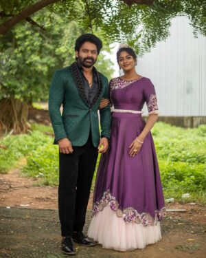 Vinusha Devi Instagram - #vijayawardsprelude #kingqueen👑 💃🏽🕺🏻

#vinushadevi #siddharth #panivizhummalarvanam