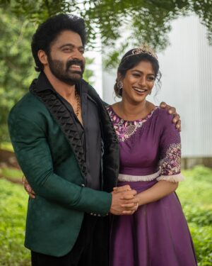 Vinusha Devi Instagram - #vijayawardsprelude #kingqueen👑 💃🏽🕺🏻

#vinushadevi #siddharth #panivizhummalarvanam