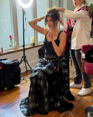 Vishka Asayesh Instagram - Moments to cherish 💖
„7 Days“ first world premiere @tiff_net
Designer& Stylist @leyla_kashani 
Makeup @ferial_artistry
