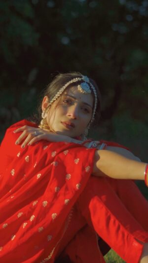 Vrushika Mehta Instagram - Ek thi Laila, Majnu ke intezaar mein 💔❤️‍🩹
.Thankie @saurabhghedia21 ❤️
#reelitfeelit #feelitreelit #reels #reelsinstagram #trending #explore #trendingreels