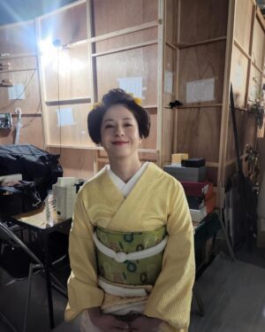 Wakana Matsumoto Instagram - .

.
西園寺さんは家事をしない
以前お約束した追加の写真とひうら先生が描いてくださった西園寺さんの絵をアップさせていただきます！

この投稿にも流れている主題歌🍓
BUMP OF CHICKENさん
「strawberry」
この楽曲の最初の一音が響いた瞬間、ドラマの世界観と超絶リンクしエンディングで大きな渦を巻き起こした魔法の曲でした。
素敵な楽曲を本当にありがとうございました！

そして、西園寺さんは家事をしないのDVDとBlu-rayBOXが発売されます！
TVer 1、2、3話、最終話配信中
U-NEXT 全話配信中
と、まだまだお楽しみいただけますので是非ご視聴ください🫶

では、改めまして本当にありがとうございました🥰