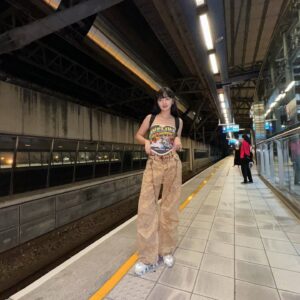 Wenny Lin Instagram - 開學快樂❤️‍🔥❤️‍🔥❤️‍🔥
2024下半年校園MCMu繼續為大家服務，上學期首場來到了熟悉的 #逢甲大學 已經是第三年跟貴校一起開心聽演唱會ㄌ！謝謝大家(///▽///)

👖@ncore.w_official @nihow_official
#NAWS #NIHOW