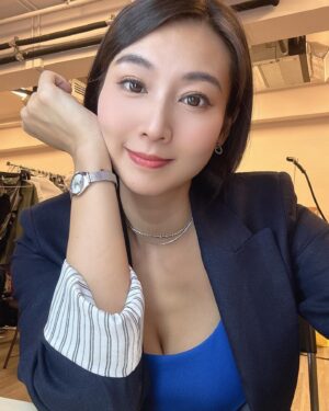 Xenia Chong Instagram - 🖤🖤🖤
分享一下早前的工作照吧🫶🏻
#xeniachong 
#hkig #hkactor
#followme #莊韻澄 
#loveisintheair