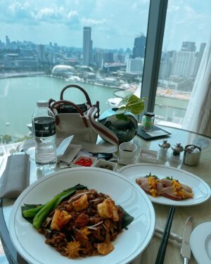 Xenia Chong Instagram - 🧡🧡🧡
美好的9月份開始了✈️
工作順利🙏🏻
滿滿感恩🫶🏻
#xeniachong 
#hkig #hkactor
#followme #莊韻澄 
#loveisintheair