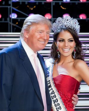 Ximena Navarrete Instagram - Hace 14 años esto pasaba y mi corazón explota de felicidad de recordar un año más este día tan especial en mi vida. Gracias a todos los que me siguen desde esos tiempos y recuerdan conmigo este momento. 🇲🇽 un 23 de agosto de 2010 ♾️♥️ #MissUniverse