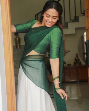 Yamuna Chinnadurai Instagram - Onam ashamsgl 🌸