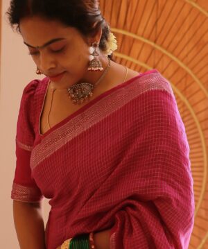 Yamuna Chinnadurai Instagram - SOLDOUT 

#varalakshmiviratham 
Pooja items @pookadai.co.in 
Saree @selaiyum_ravikaiyum 
Jewels @kabijewellery