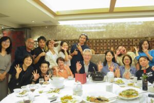 Yan-Pei Su Instagram - 聚散。
謝謝公視、
謝謝參與其中的每個你/妳。

#我的婆婆怎麼那麼可愛2 
#正式落幕 #感謝
#最後一張不要看
